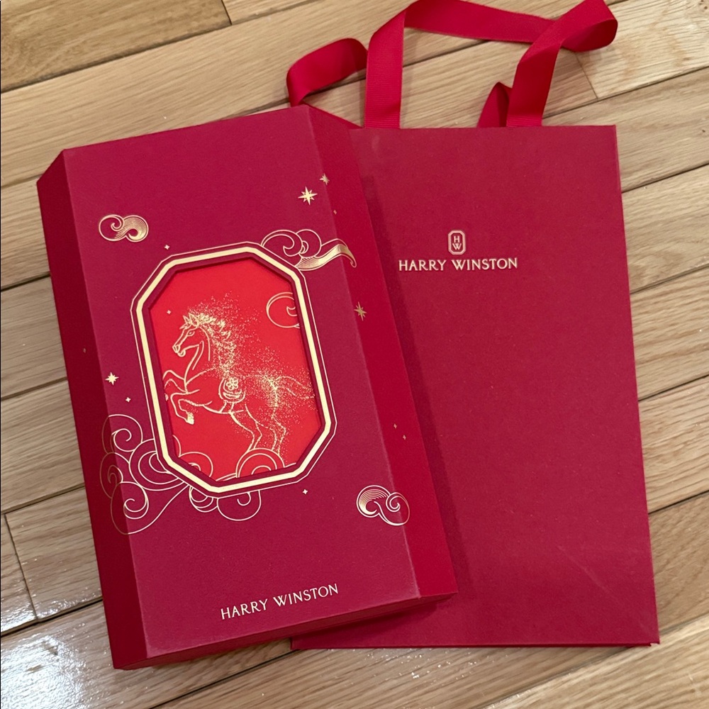 Harry Winston Red and Gold Red Packet Gift Set